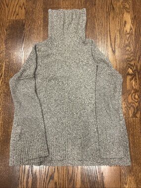 Cashmere Aqua Heathered Gray Turtleneck Sweater